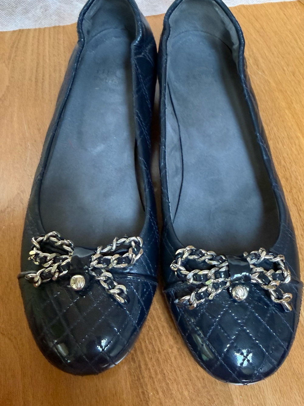 Stuart Weitzman Navy Quilted Patent Ballet Flats with Gold Chain Bow